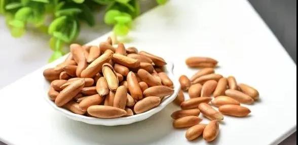 食堂托管公司提醒，小小的“長壽果”，幫你改善肝血不足，腰痛頭暈