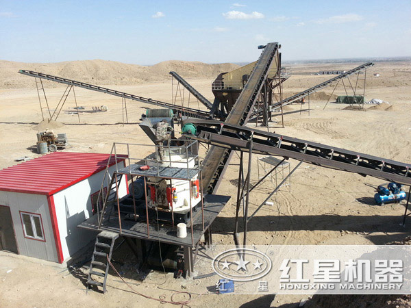 圓錐破碎機(jī)安裝、調(diào)試現(xiàn)場