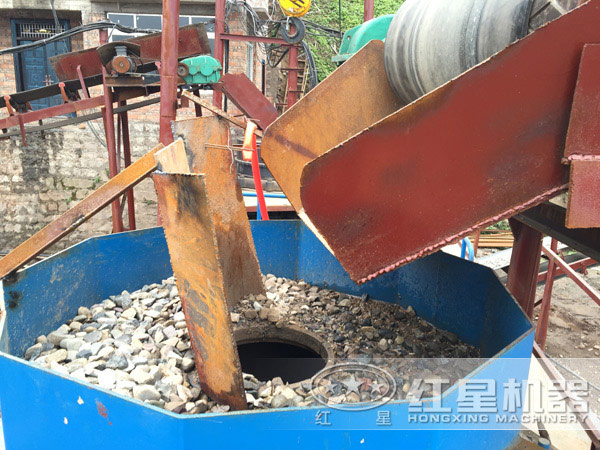 鵝卵石制沙機(jī)作業(yè)現(xiàn)場(chǎng) 鵝卵石制沙機(jī)作業(yè)現(xiàn)場(chǎng)