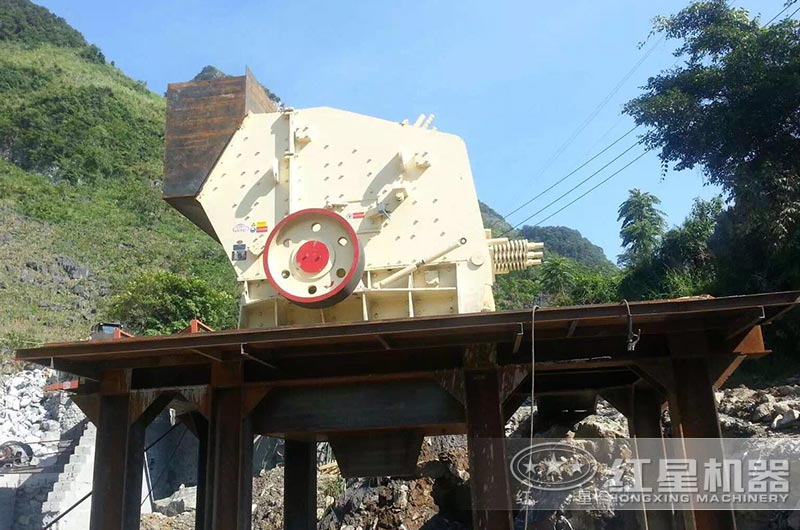 反擊式破碎機生產現場 反擊式破碎機生產現場